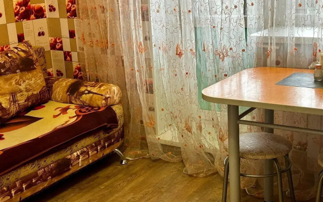 Апартаменты на проспекте Маршала Устинова 4