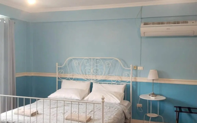 Aran hostel &Cafe Ngamwongwan