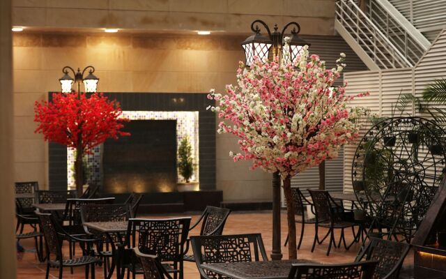 Hotel Gms Grand