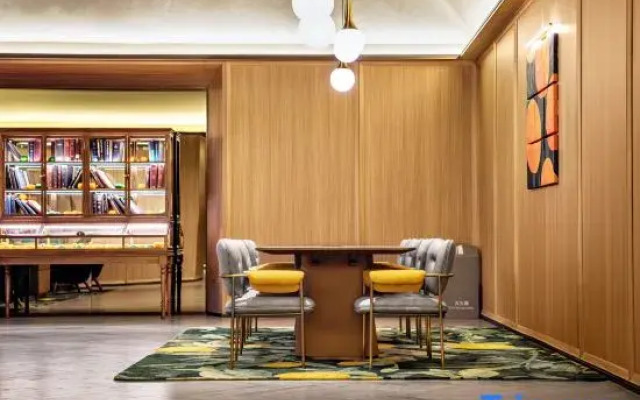Orange Hotel (Tangshan North Railway Station)