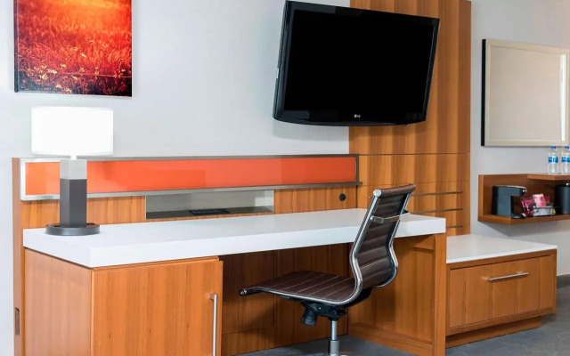 Sonesta Hotel Grand Rapids Airport