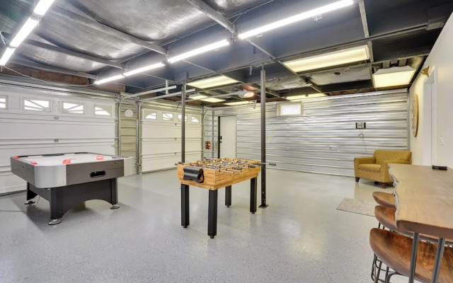 Pet-friendly Zanesville Haven w/ Game Room!