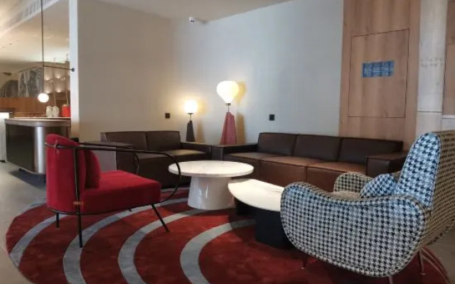 Aijudie Design Hotel (Haicheng Railway Station Darunfa)