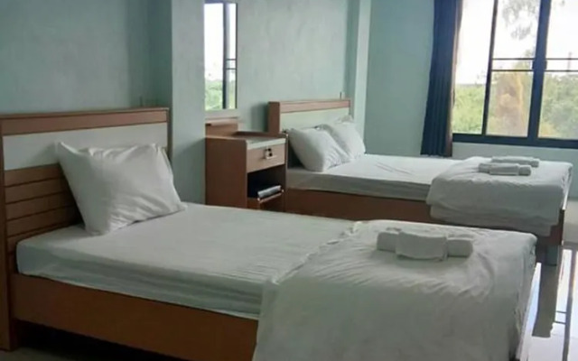 Sutharnlai Apartment