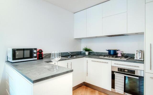 Vicolo Dei Pescatori - by MyHomeInComo