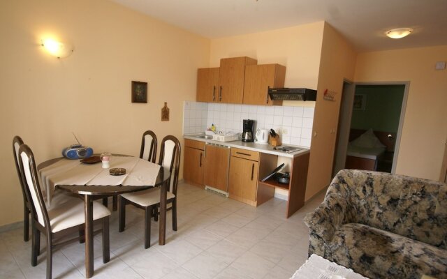Spacious Apartment in Drage With Parking