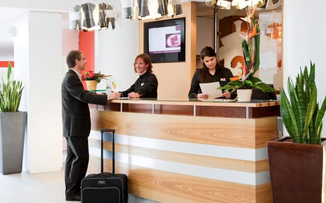 Mercure Pau Palais Sports