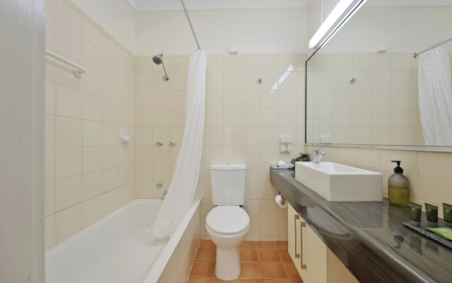 Hamilton Lakeside Motel