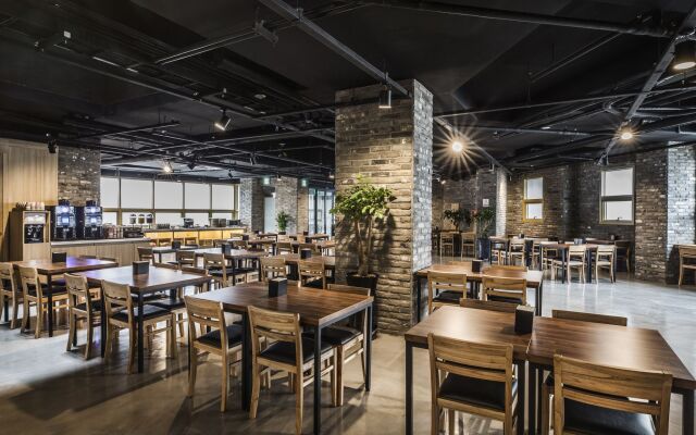 Kenny Stay Jeju Seogwipo