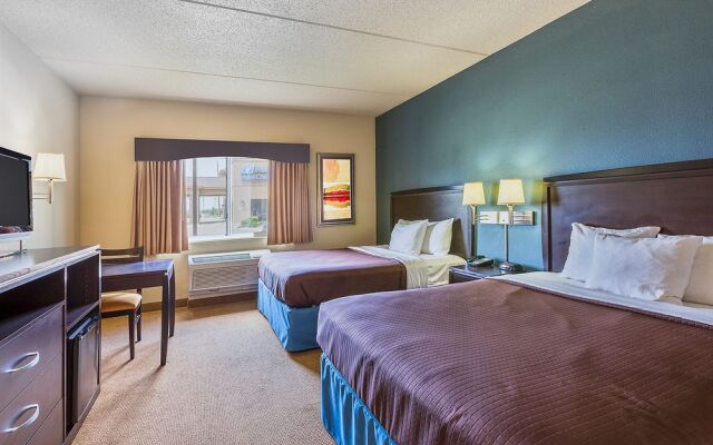 AmericInn by Wyndham Monmouth