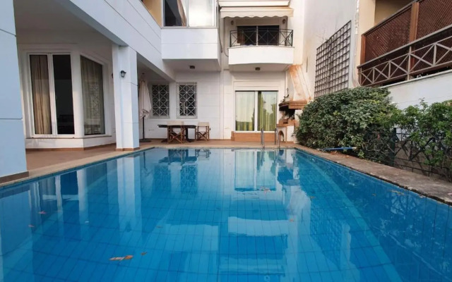 Athenian Luxury Villa in Glyfada