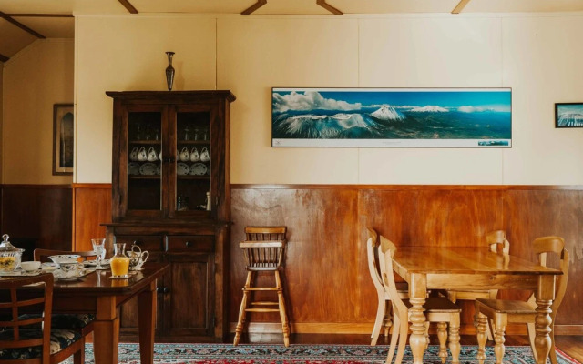 Tongariro Crossing Lodge