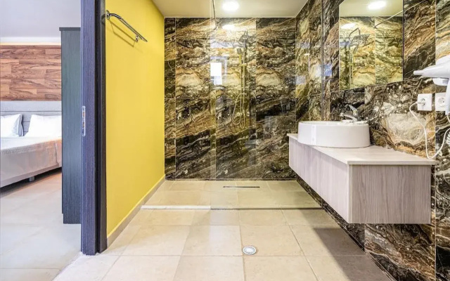 Bamboo Suites Adults Only