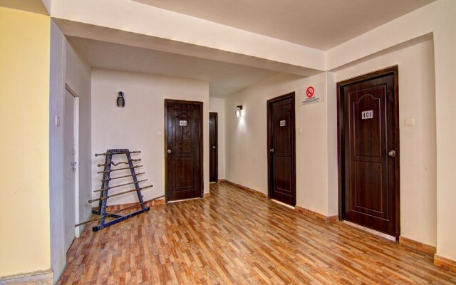 OYO 12862 Hotel Lamaz Residency