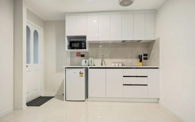 Aroha Motel