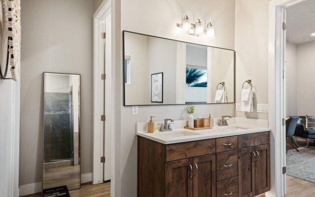 Private Pool Oasis #57 5 Bedroom Townhouse