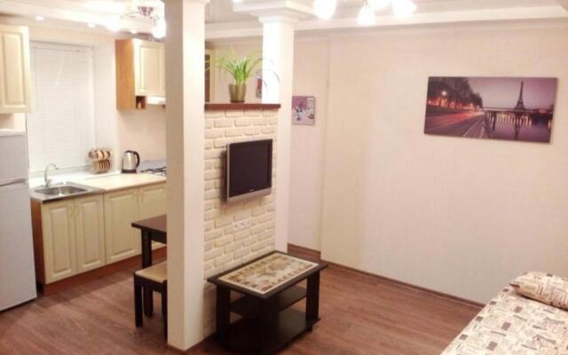 Апартаменти на Небесної Сотні 75