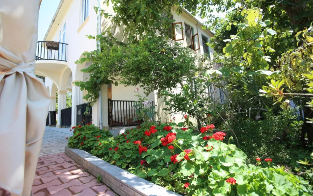 Talo's Guest House