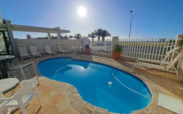 3 Bedroom Sea Facing Family Stay