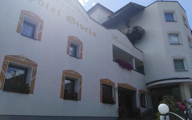Gisela Hotel