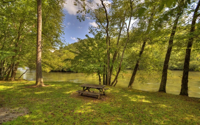 Toccoa River Escape