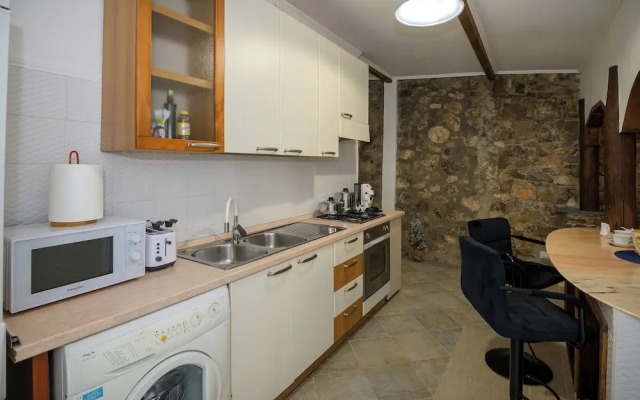 YourHome - Aury House
