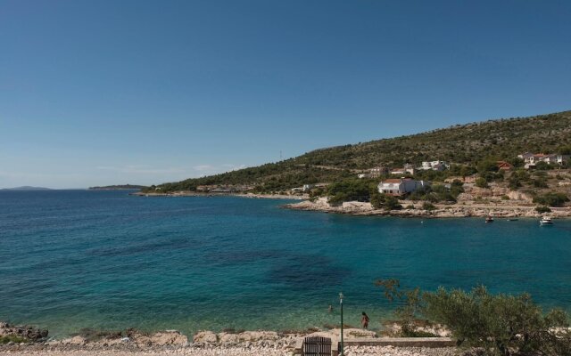 Beautiful Home in Primosten With Wifi and 6 Bedrooms