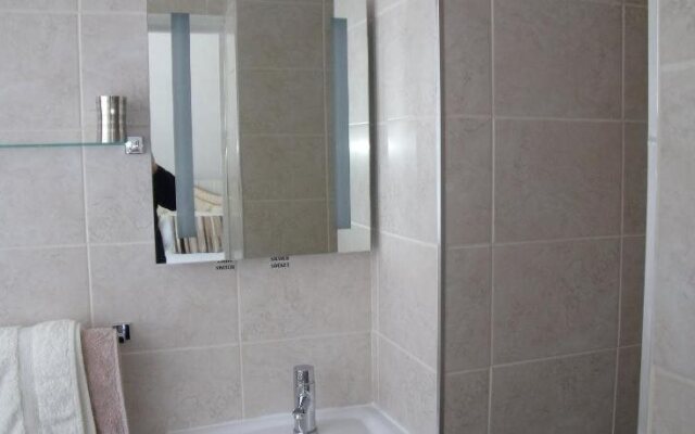 Southcroft Hotel - Guest House