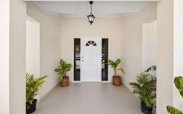 Cozy 3br2ba Great Location w Private Pool Patio