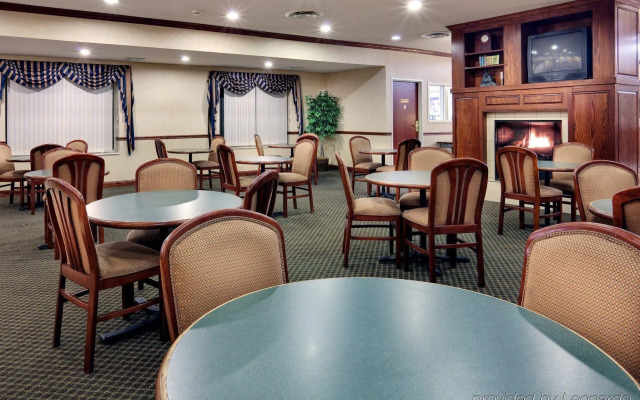Holiday Inn Express Rochester NE- Irondequoit by IHG