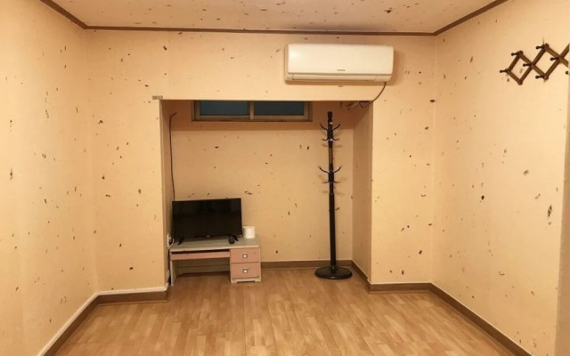 Jeonju Hanok Village Hyangchon Pension