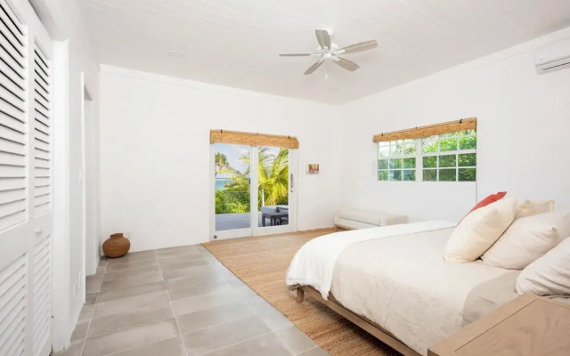 Tranquil Waters: Private Oceanfront Retreat