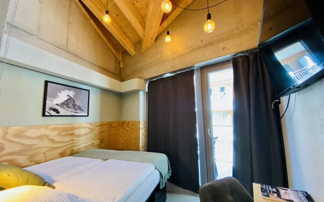 Peaky Riders Self Check-in Hotel
