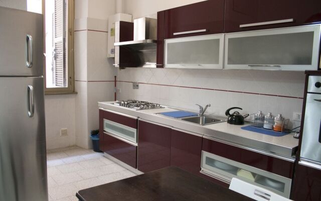 Leone Guesthouse
