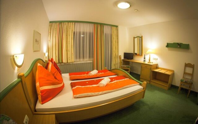 Almhotel Schönmoosalm