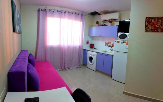 Beachfront Apartment Bat Yam 613