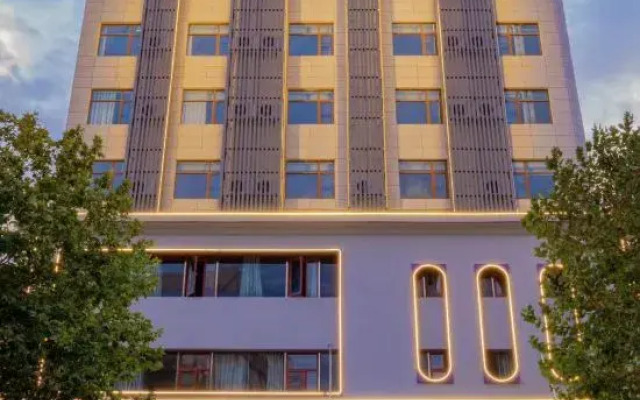 Mr. Zheng's Jingyang Hotel (Huanggang Wanda Plaza Branch)