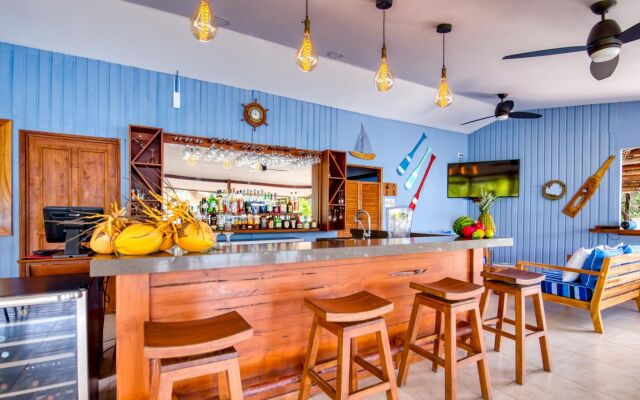 Isla Chiquita Glamping Hotel