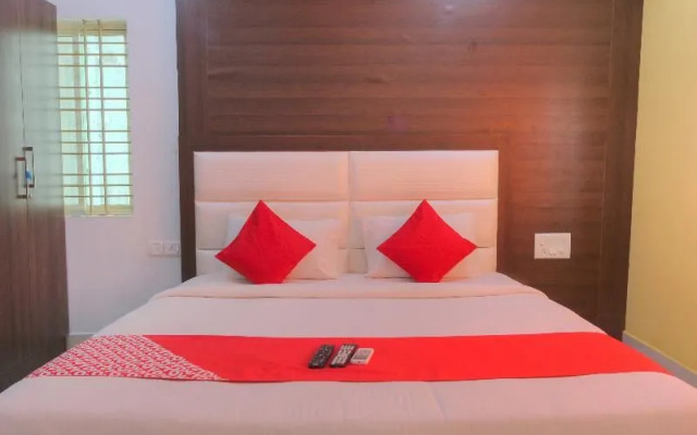 OYO 15965 Hotel Nandi Gateway