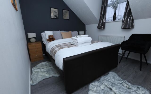 Beautiful 4-bed House in Erith