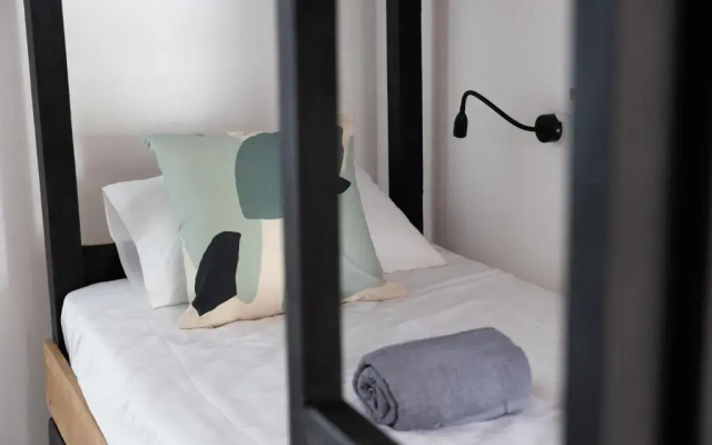 Spindrift Hostel Madiha - Adult Only
