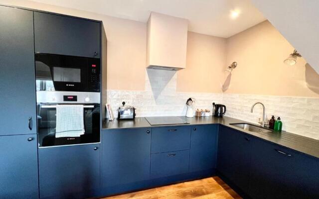 Redland Suites - Apartment 7