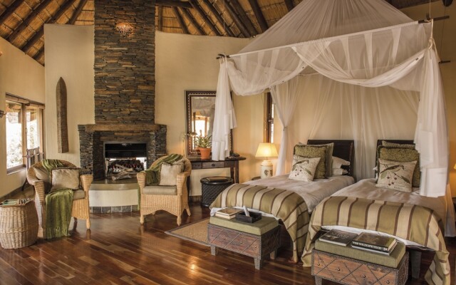 Tuningi Safari Lodge