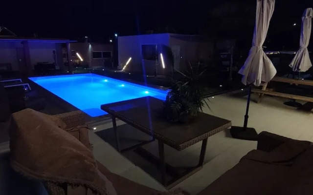 Modular Bungalows With Heated Pool Artemis Greece