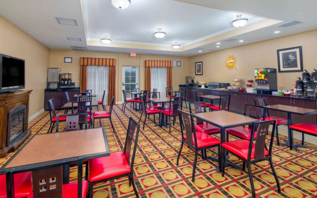La Quinta Inn & Suites by Wyndham Macon West