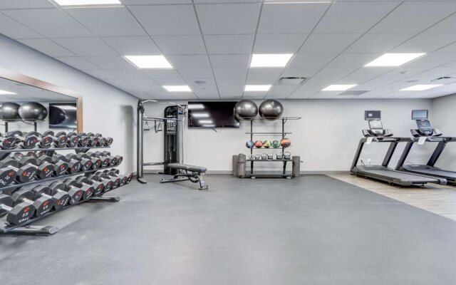 Hampton Inn & Suites Cincinnati Midtown Rookwood