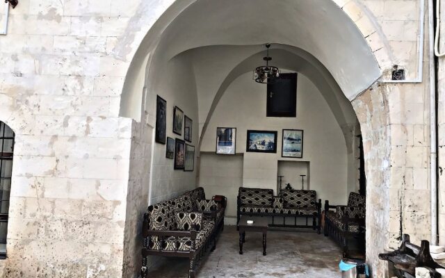 Aslan Guest House