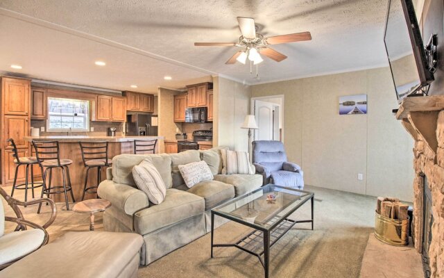 Family Lake Retreat w/ Screened Deck!