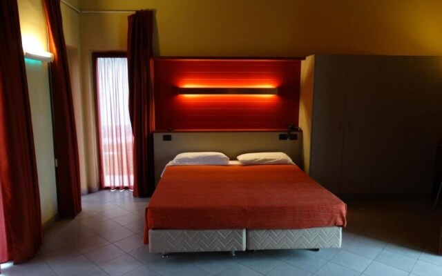 Room in Guest Room - Spacious Double Room in Alba