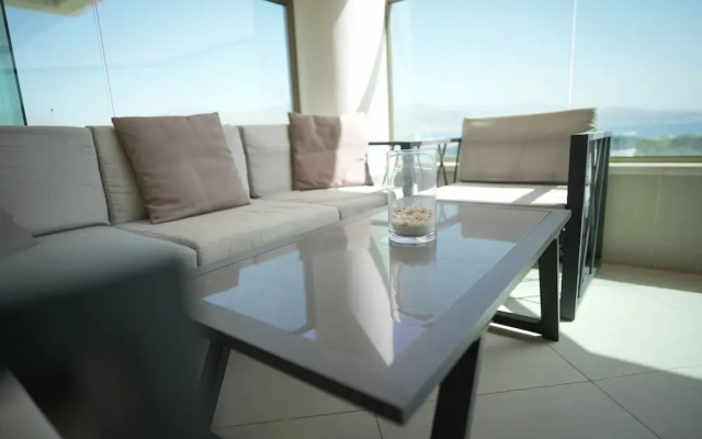 Red Sea View Apartment by Sea N' Rent